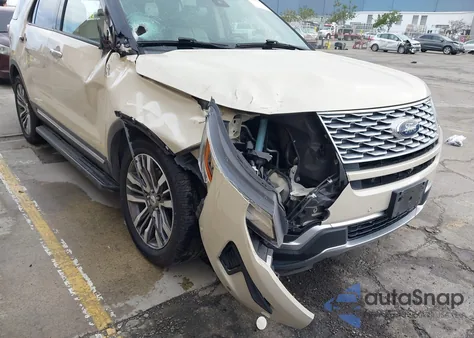 2018 Ford Explorer Platinum z USA, uszkodzony, nr VIN 1FM5K8HT1JGB18429